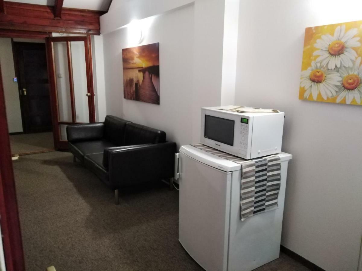 Tavi Panzio Es Etterem Panzió Veresegyház Kültér fotó